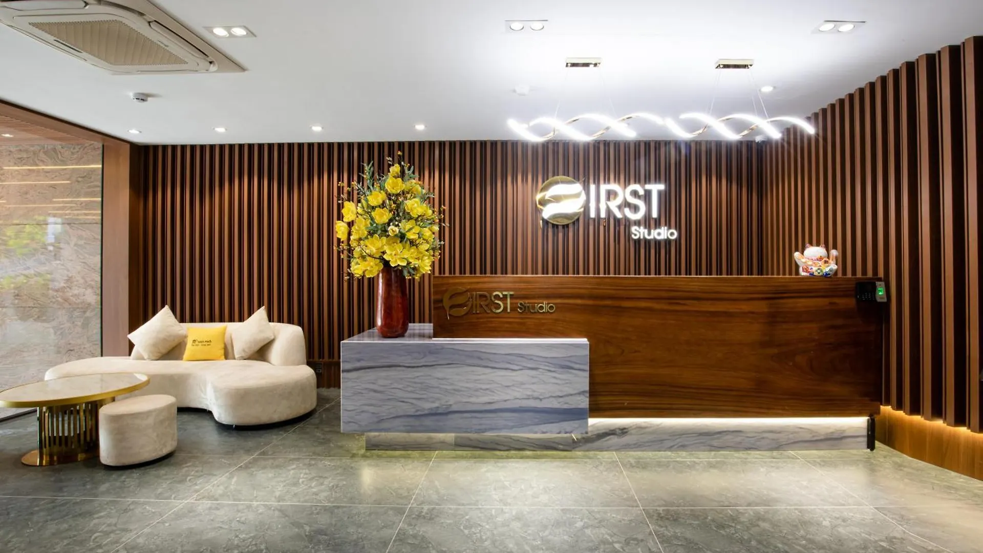 First Studio Hotel Da Nang 3*,